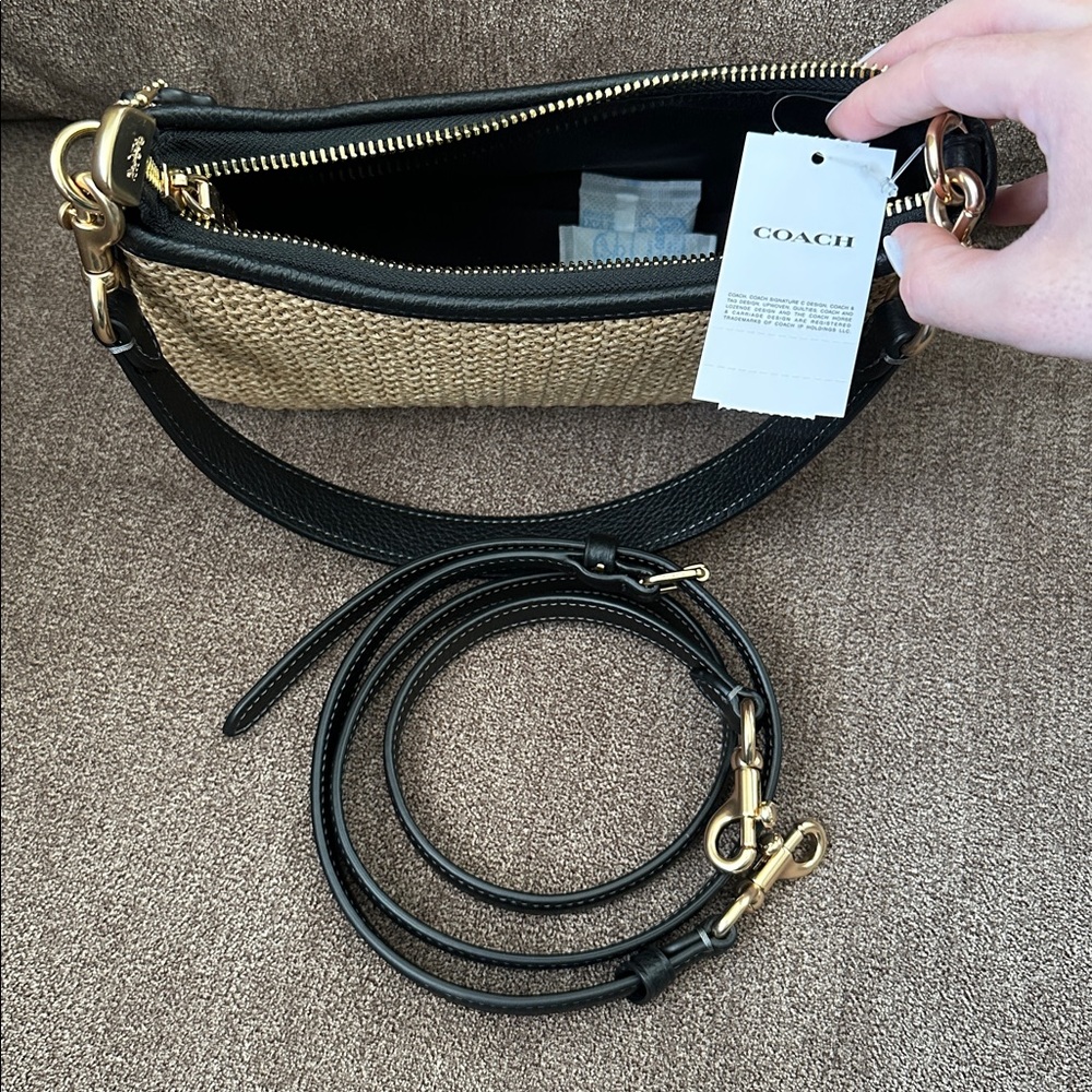 Coach Teri Shoulder Bag in straw and refined pebble leather - Picture 6 of 9